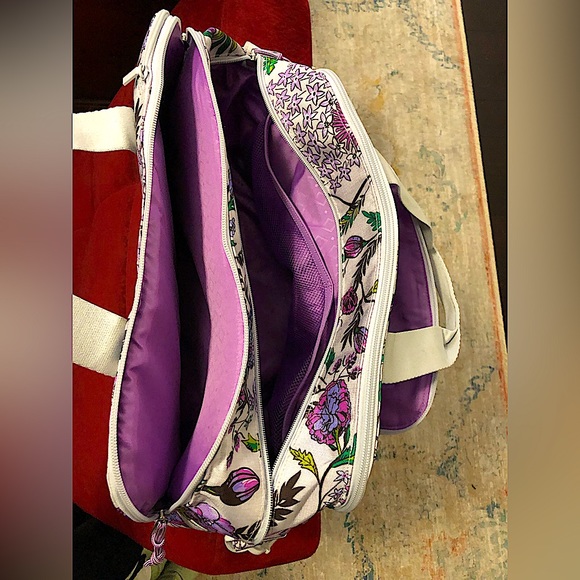 NWOT, Vera Bradley Grand travel bag in “Fresh Cut Flowers” - Picture 4 of 7